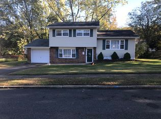 8 Indiana Ave, Jackson, NJ 08527