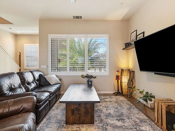 3rd image of 673 Sawyer Pl