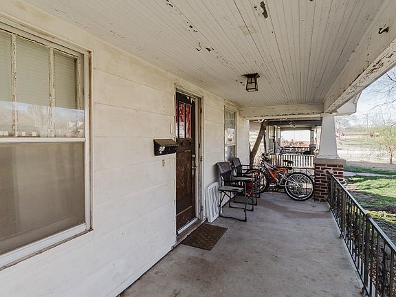 4th image of 505 S Kansas Ave