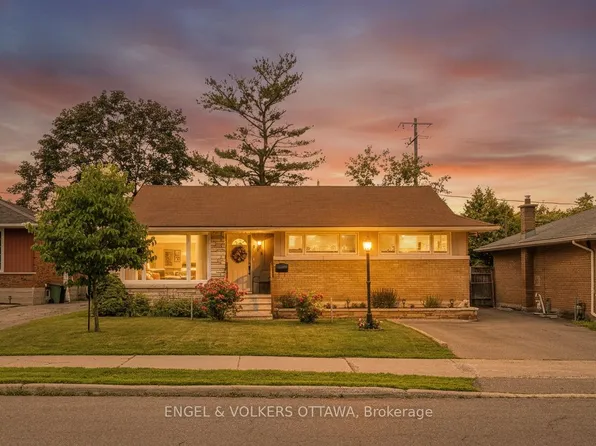 709 Pleasant Park Rd, Ottawa, ON K1G 1Y3