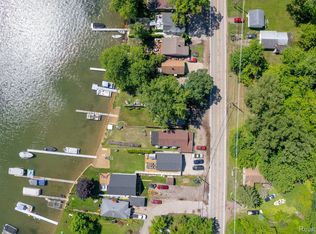 2876 N Duck Lake Rd, Highland, MI 48356