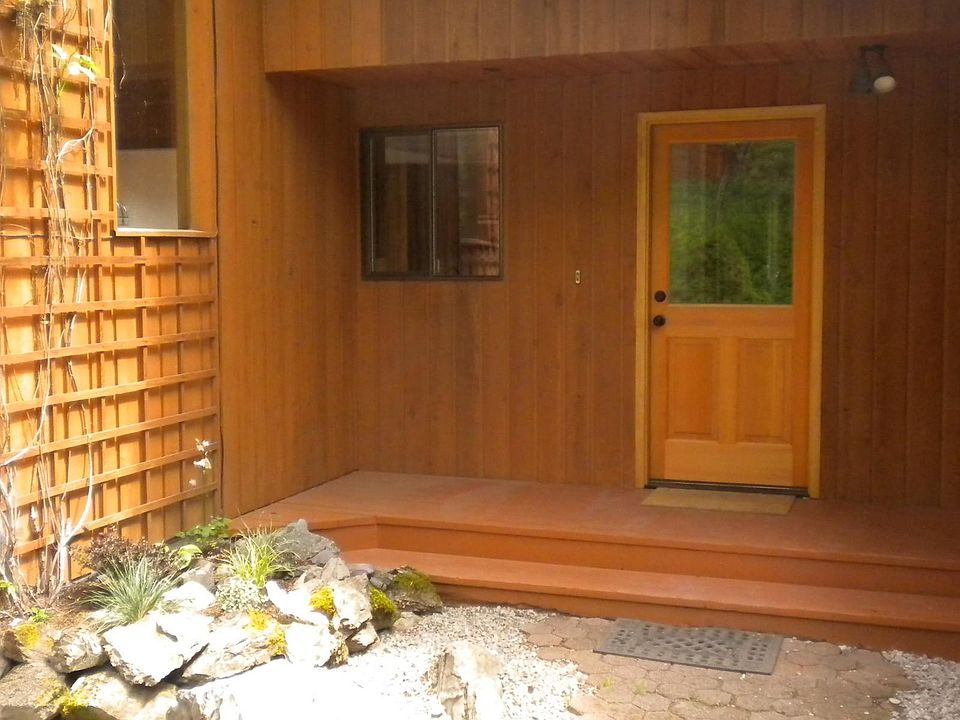 1st image of 1365 Lion Mountain Dr