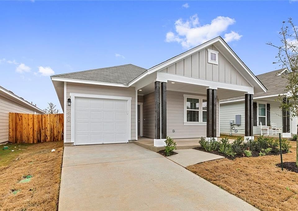 1st image of 320 La Escalera Dr