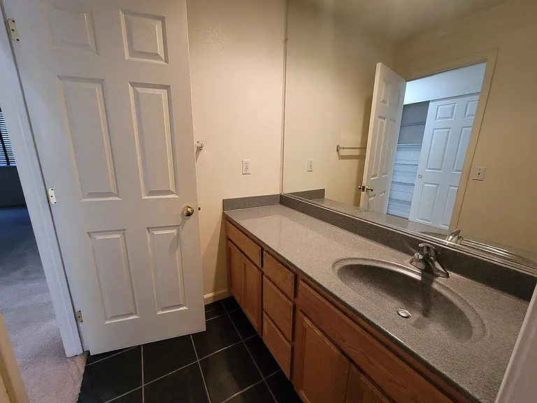 415 Zinnia Ct — Photo 36
