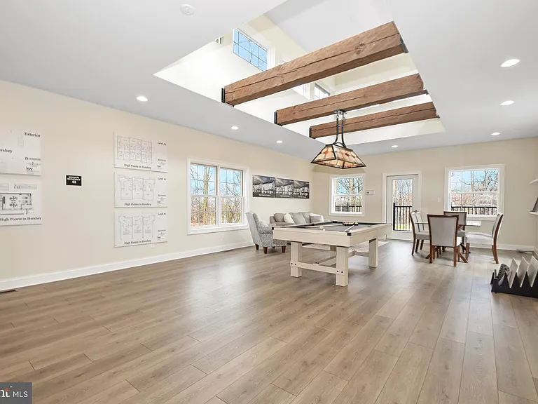 121 High Pointe Dr #38 — Photo 26