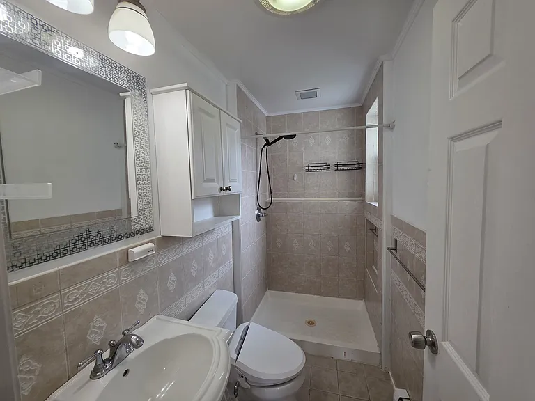 326 Walter Ave — Photo 5