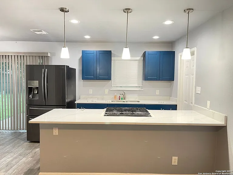 9007 Yett Ave — Photo 1
