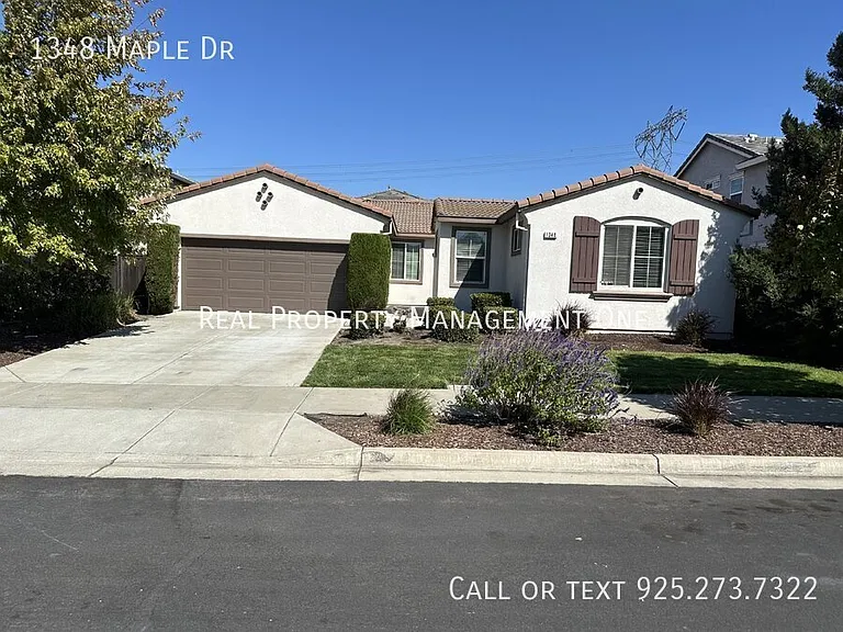 1348 Maple Dr — Photo 1