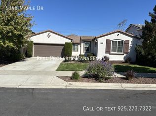 1348 Maple Dr, Oakley, CA