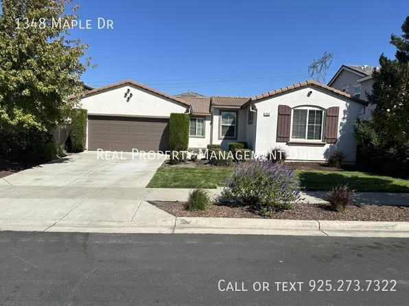 1348 Maple Dr, Oakley, CA 94561