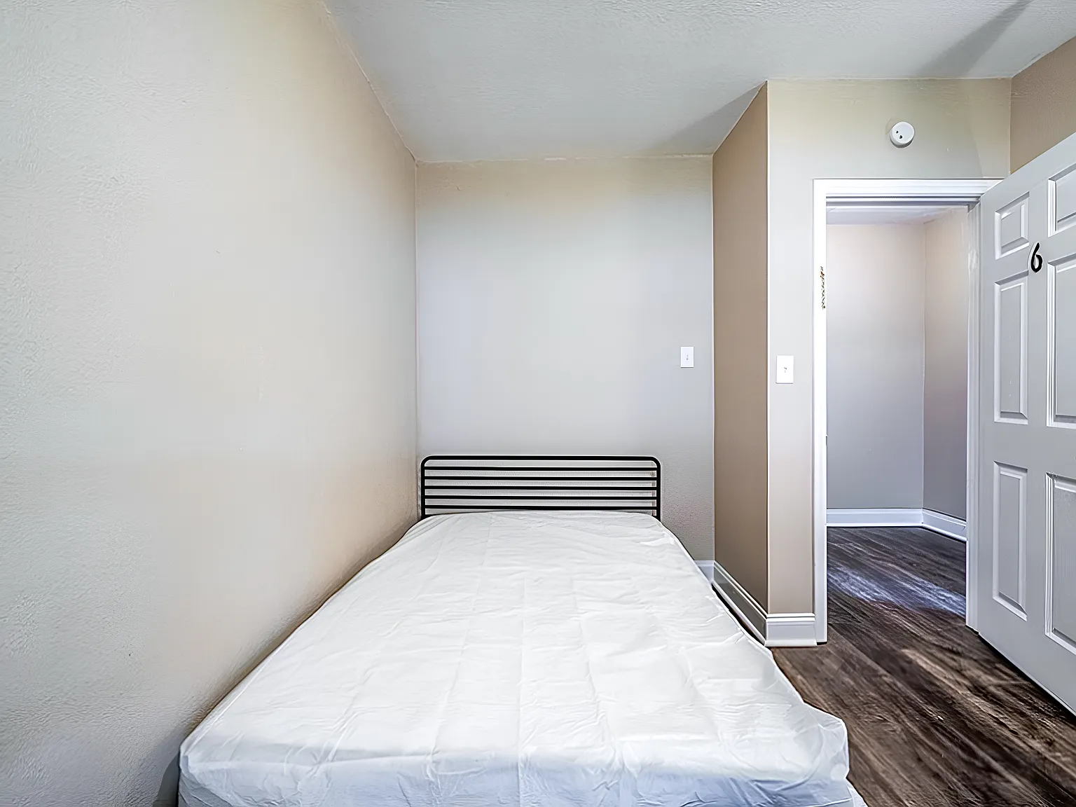 4 bed, 2.0 bath, 1315 sqft, $602 — Photo 2