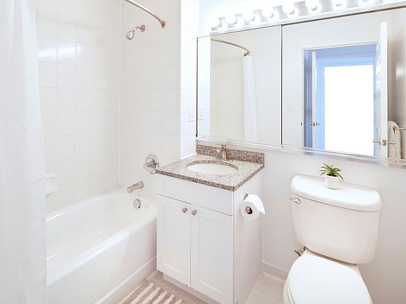 4th image of 180 10th St APT 210