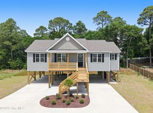 1058 Chadwick Shores Dr, Sneads Ferry, NC 28460