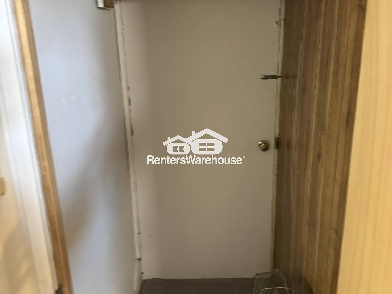 Avaiilable Now - Basement Apartment - 1 Br 1 Bath - Utilities Included - Off Street Parking — Photo 4