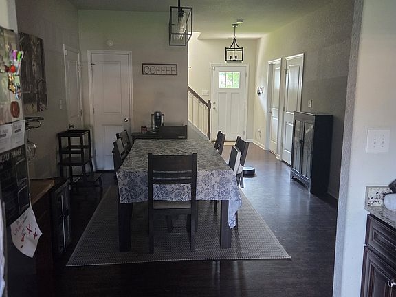 3rd image of 1422A Elm Ave