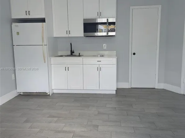 9321 SW 26th St, Miami, FL 33165