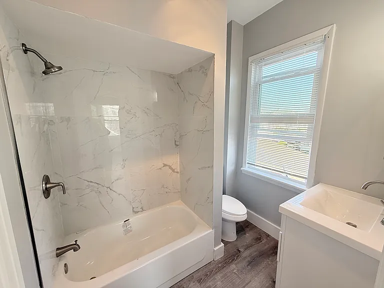 46 Hayward Ave #2 — Photo 5