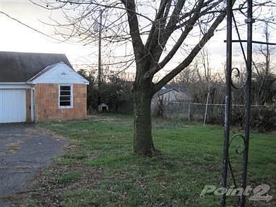 5th image of 1006 Darley Dr