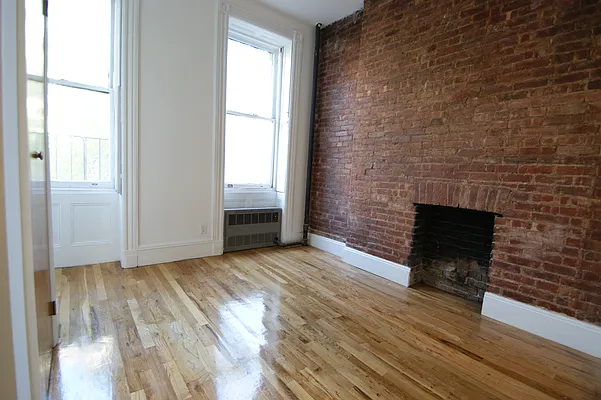 Rented by Michael Sloane Realty Company | media 2