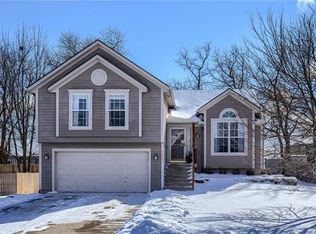 20111 W 220th St, Spring Hill, KS 66083