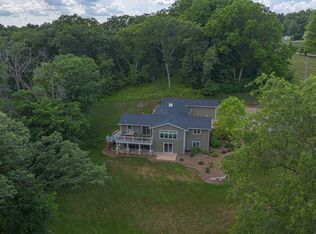 501 Cedar Creek Rd, Freeport, IL 61032