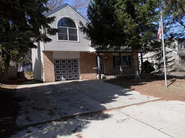 1st image of 1125 S 122nd St