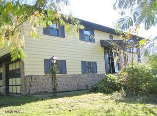 2302 Scotch Valley Rd, Hollidaysburg, PA 16648