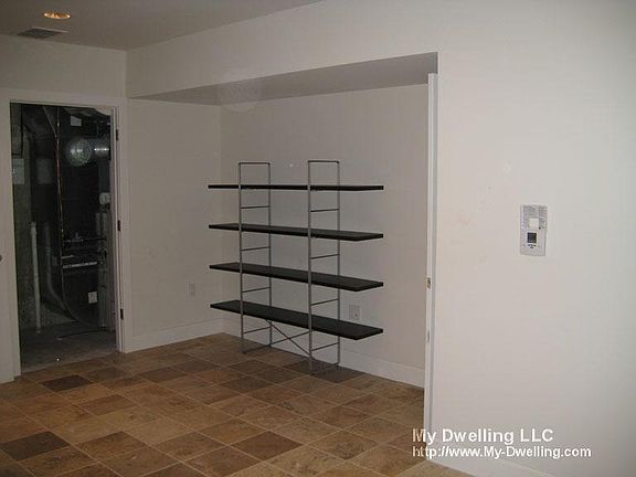 4th image of 815 E Reservoir Ave