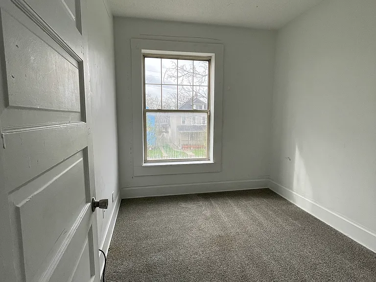 412 E 17th Ave — Photo 9