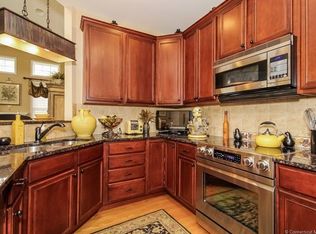 25 White Oak Dr, Prospect, CT 06712