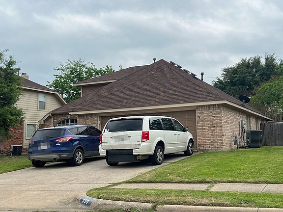 2nd image of 319 Lindsey Ln