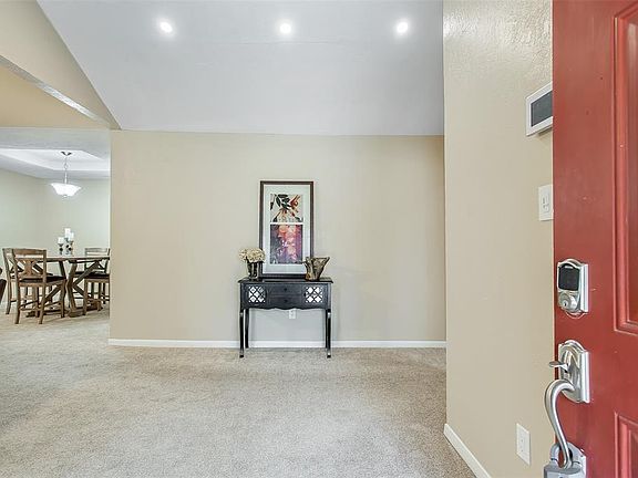 4th image of 1619 Rocky Point Dr