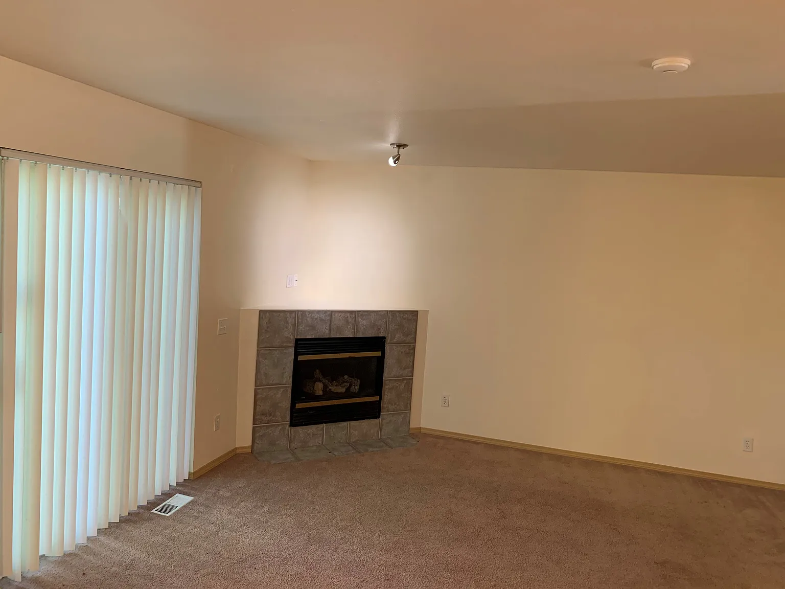 Spencer Court Townhomes — Photo 4