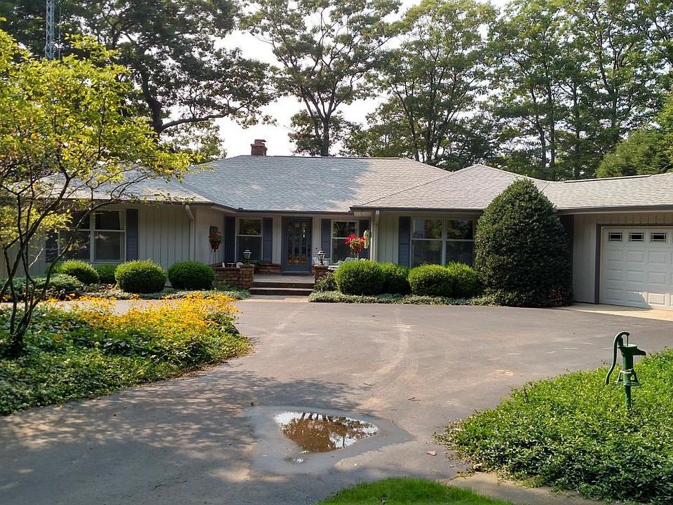 1st image of 1960 Lake Michigan Dr