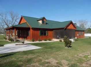 127 Colonial Dr, Cochran, GA 31014