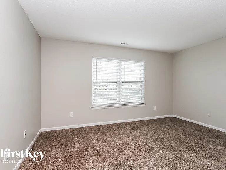 37 Lasalle Ln — Photo 8