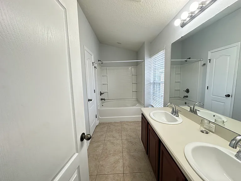6768 Breezy Palm Dr — Photo 13
