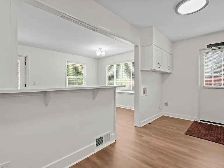 557 Kell Rd — Photo 13