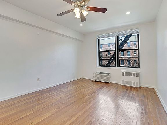 4th image of 35-20 Leverich St #528