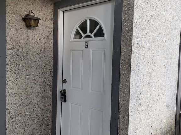2nd image of 466 Bentwood Ln #B