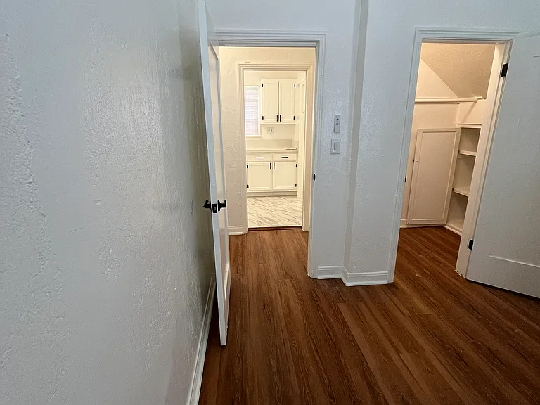 240 S Coronado St #246-3/4-16 — Photo 11