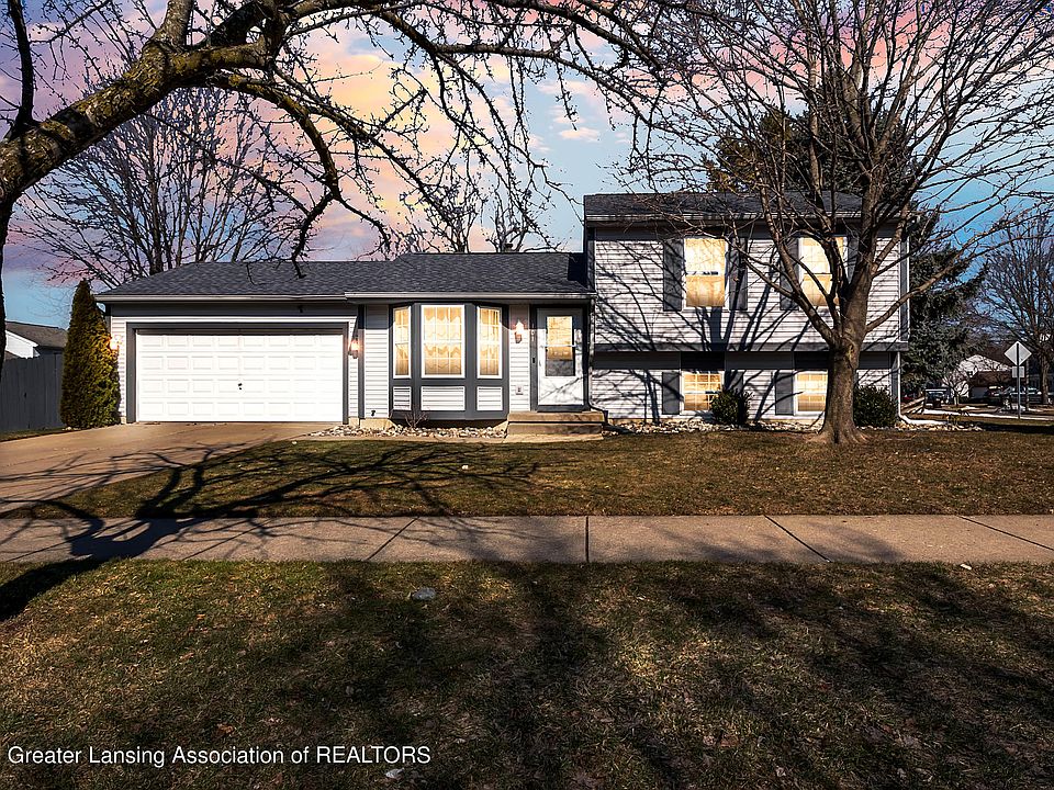 1st image of 101 E Claremore Dr