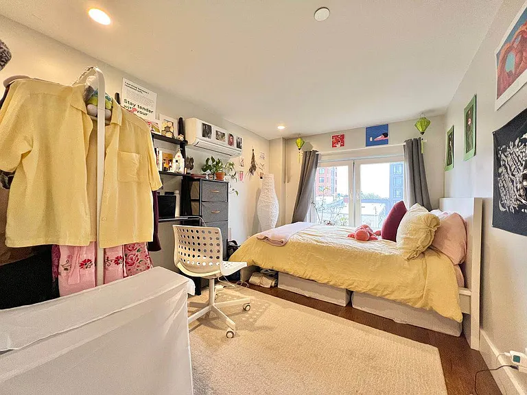 243 Suydam St #4L — Photo 3