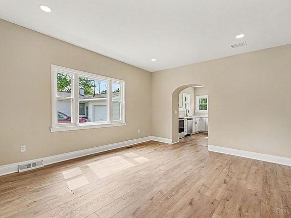 3rd image of 133 Clark St