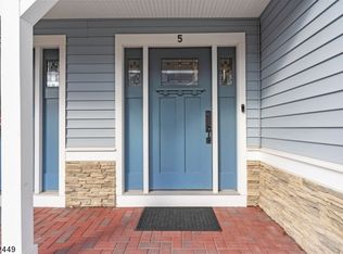 5 Clover Ct, Berkeley Heights, NJ 07922