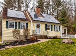 581 Lovely St, Avon, CT 06001