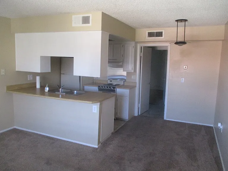 461 W Holmes Ave #309 — Photo 2