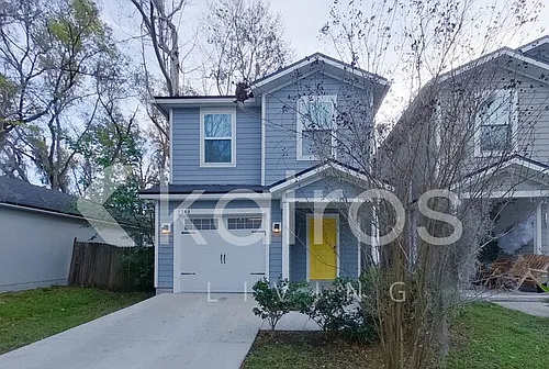 1349 Mull St Photo 1