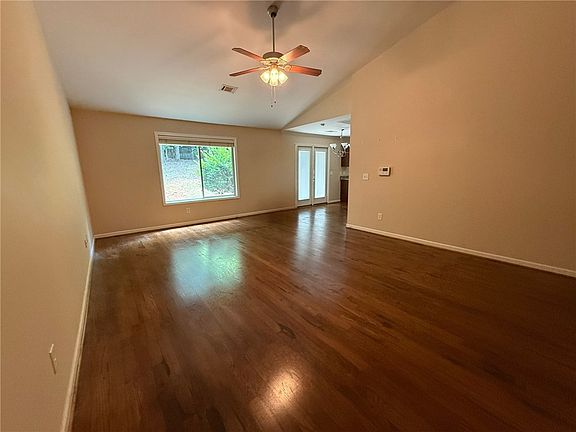 3rd image of 2164 Turnbury Ln