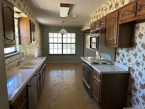 3rd image of 11520 MOONLIGHT MEADOW DR